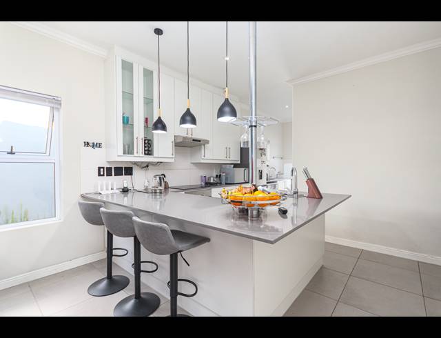 3 BEDROOM FREESTANDING SOLD IN SUNNINGDALE